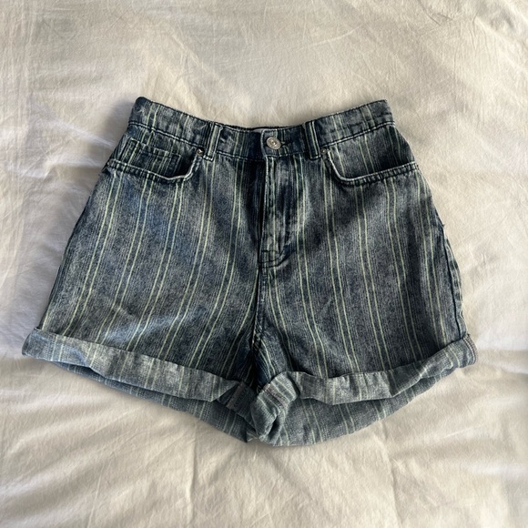BDG Green Stripe Acid Wash High-Waisted Mom Short - Picture 2 of 4